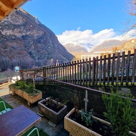 Kunstplanet Im Herzen Der Alpen Am Planetenweg Visp Exterior foto